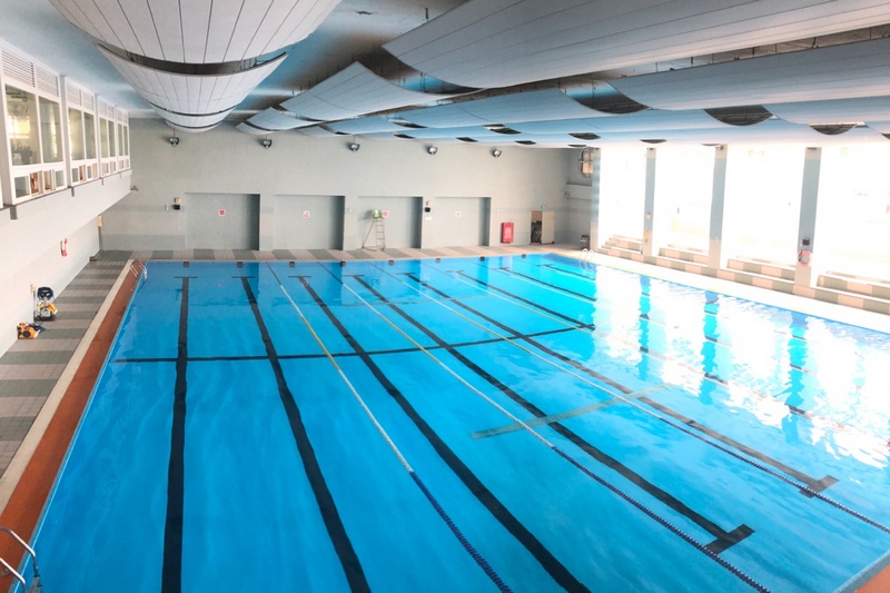 室內(nèi)泳池潮濕不用怕,泳池除濕機(jī)來(lái)除濕